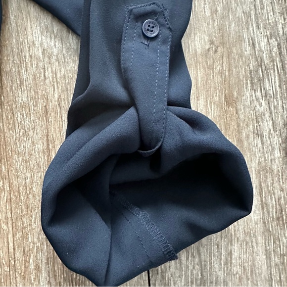 Jones New York Button-Up Top with pleated back & rollable long sleeves, Size Sm - Picture 2 of 7